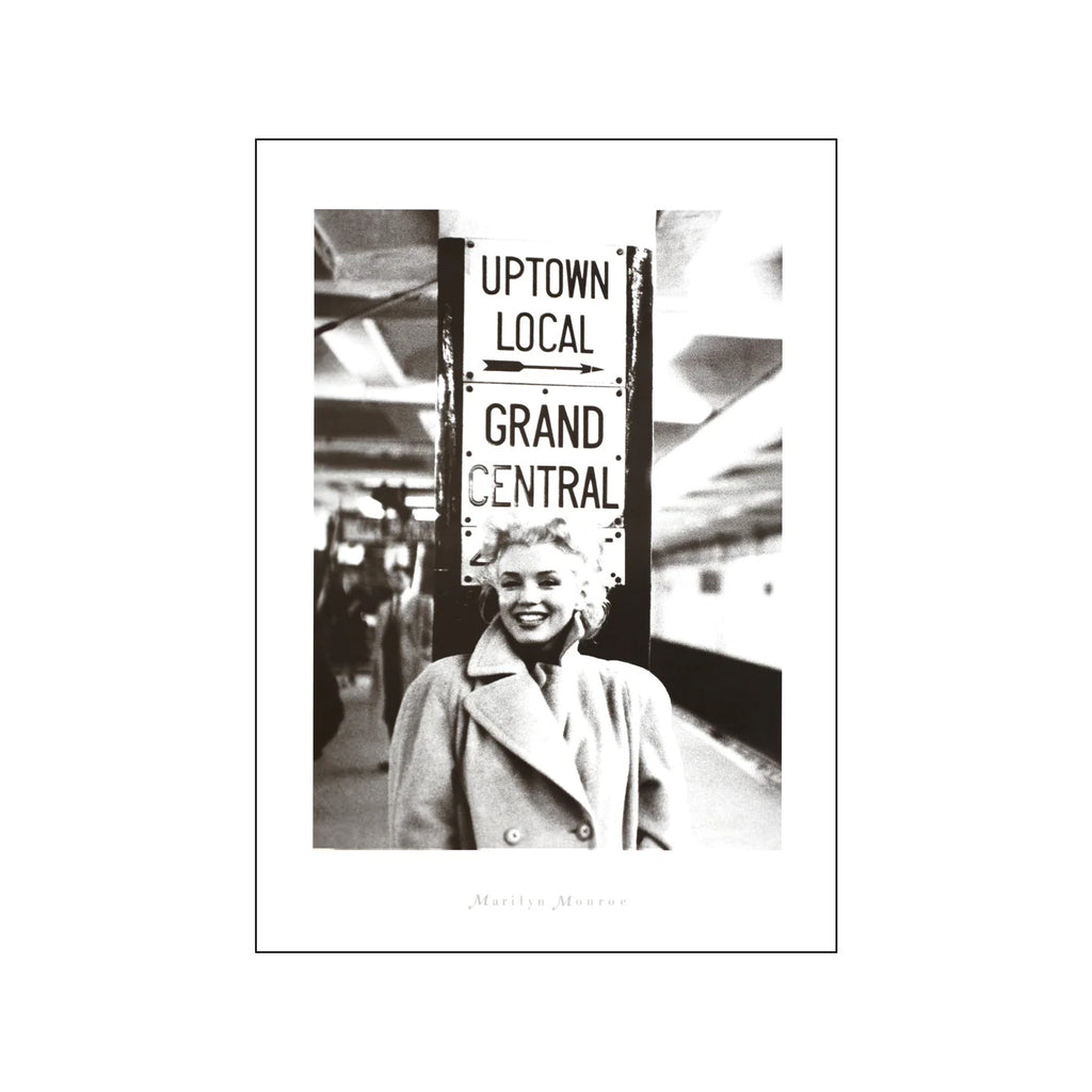 POSTERLAND | Marilyn Monroe Uptown | 60x80cm アートポスター 北欧 写真 マリリンモンロー –  POSTERMEET